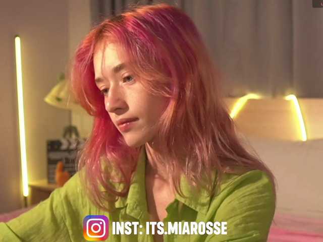 MiaRosee live cam on BongaCams