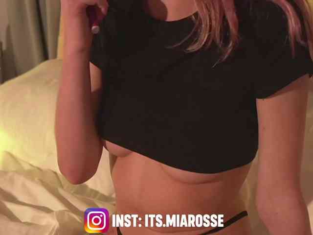 MiaRosee webcam