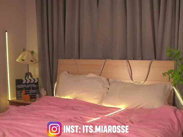 MiaRosee webcam
