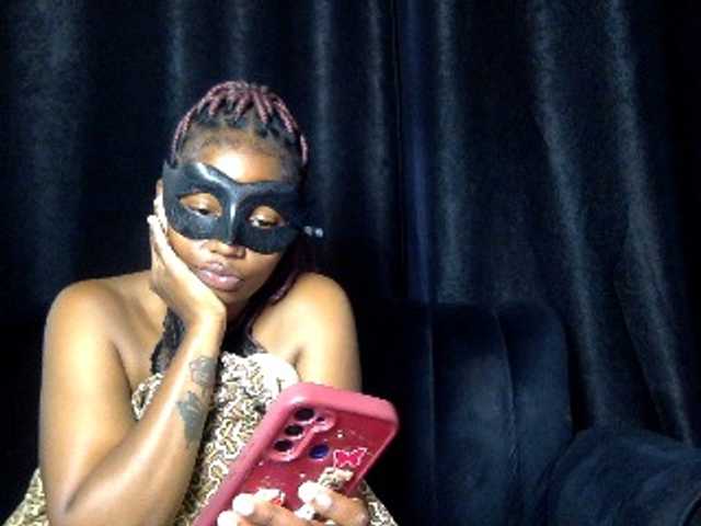 Amayaebony live cam on BongaCams