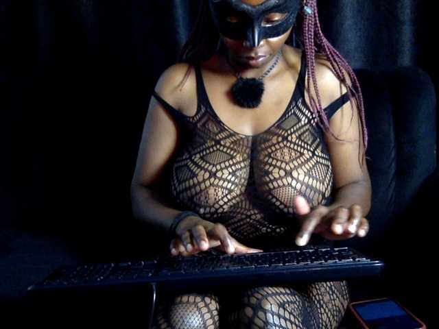 Amayaebony live cam preview