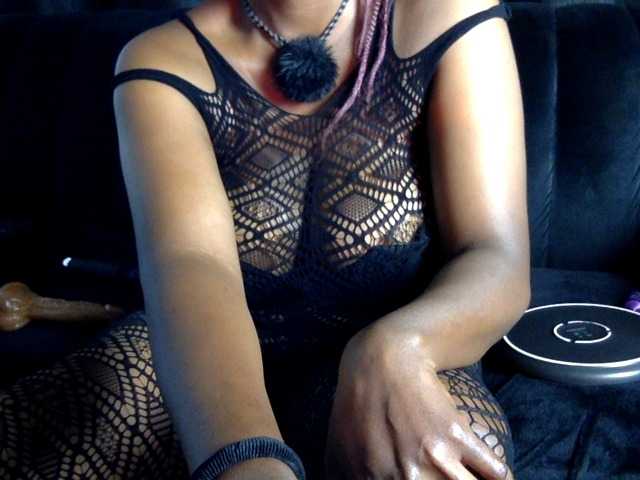 Amayaebony live cam preview