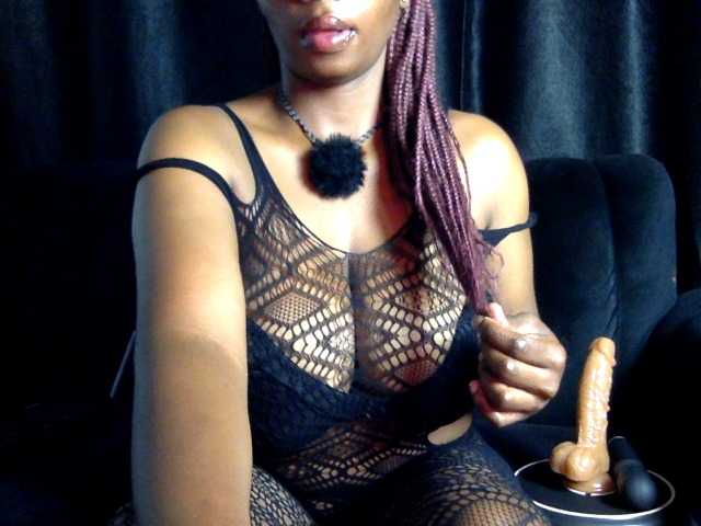 Amayaebony live cam on BongaCams