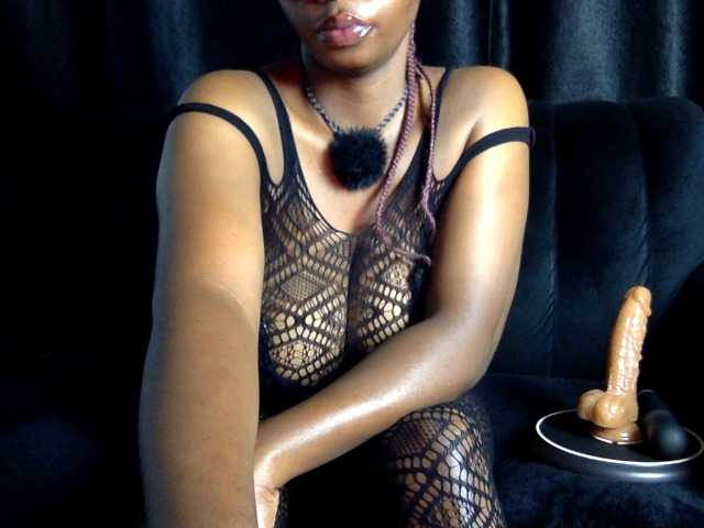 Amayaebony live cam on BongaCams
