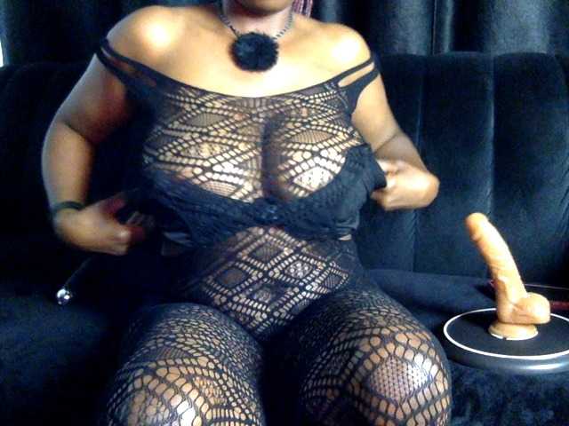 Amayaebony live cam on BongaCams