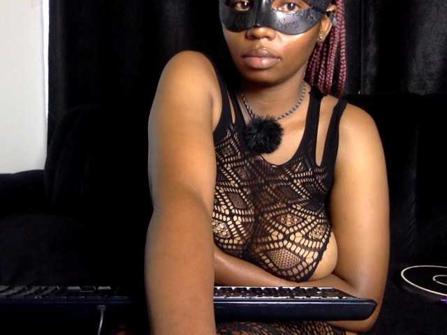 Amayaebony live cam on BongaCams