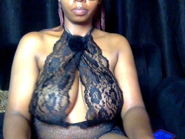 Amayaebony live cam on BongaCams