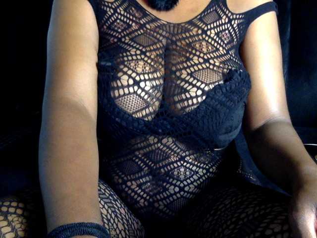 Amayaebony live cam on BongaCams