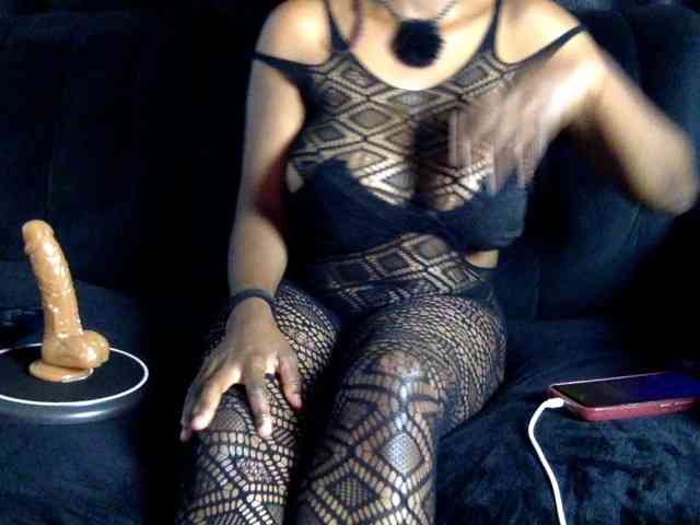 Amayaebony webcam