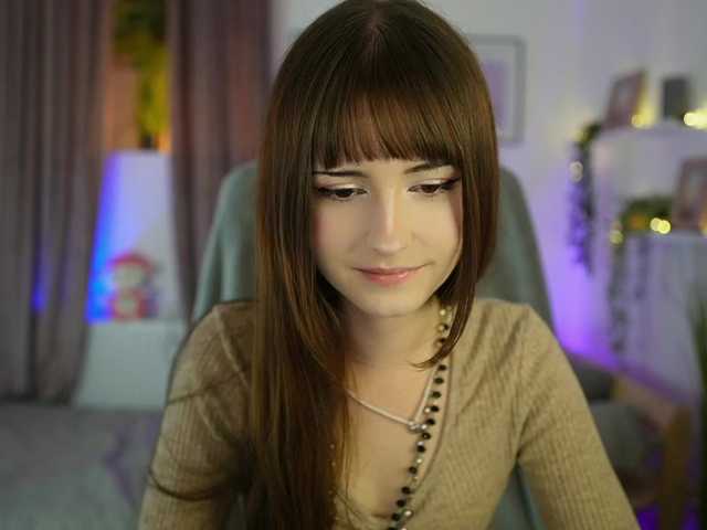 EllaYoung live cam on BongaCams