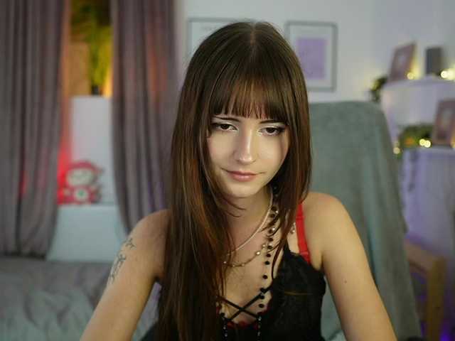 EllaYoung live cam on BongaCams