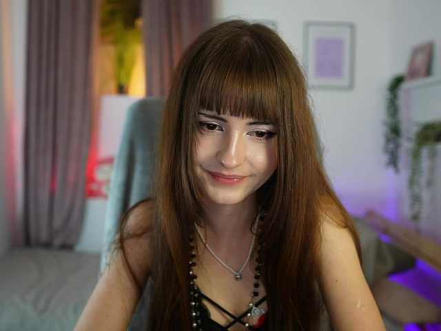 EllaYoung live cam
