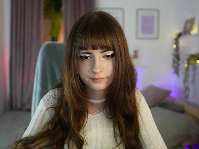 EllaYoung live cam on BongaCams