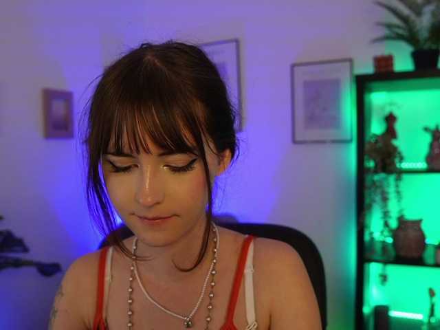 EllaYoung live cam on BongaCams