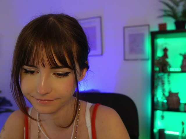 EllaYoung live cam on BongaCams