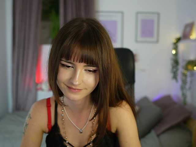 EllaYoung live cam on BongaCams