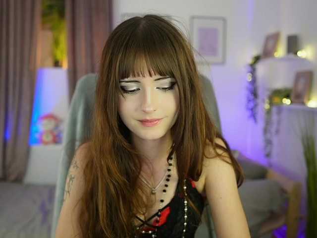 EllaYoung live cam on BongaCams