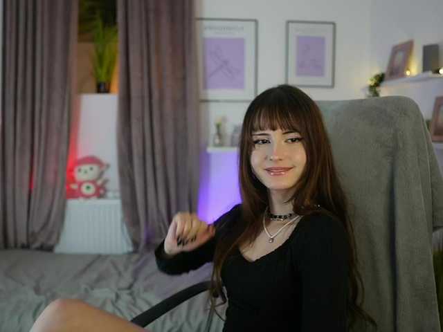 EllaYoung live cam on BongaCams