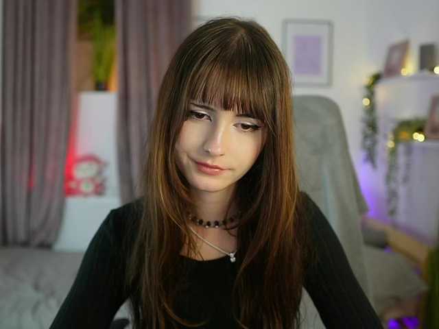 EllaYoung live cam on BongaCams
