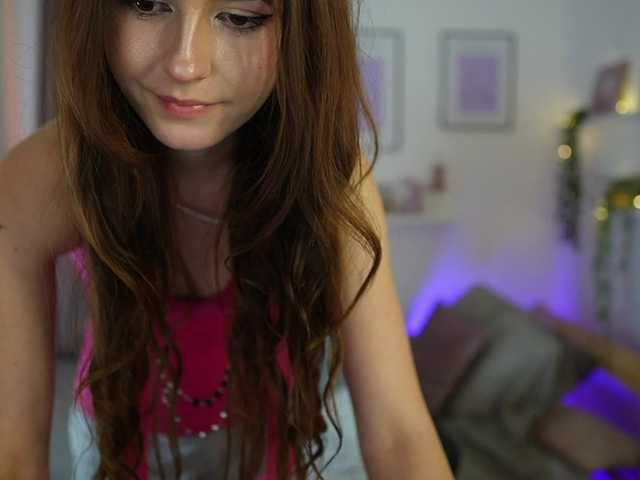 EllaYoung live cam on BongaCams