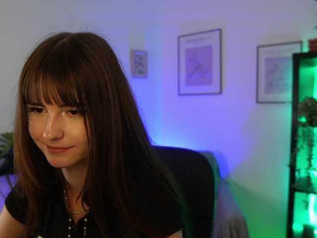 EllaYoung live cam on BongaCams