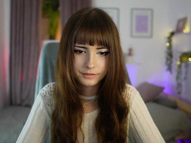 EllaYoung live cam on BongaCams