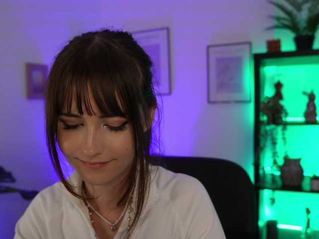 EllaYoung live cam on BongaCams