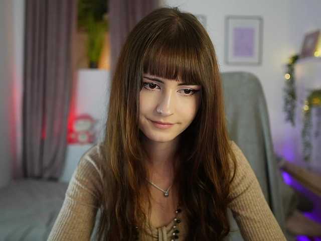 EllaYoung live cam on BongaCams