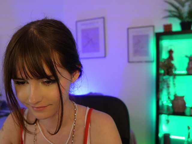 EllaYoung live cam on BongaCams