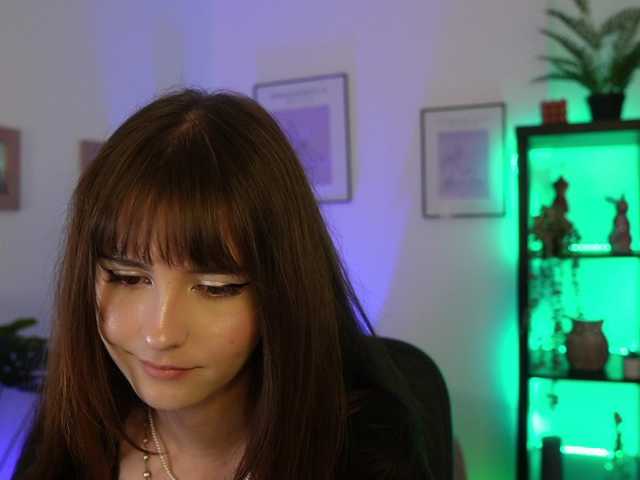 EllaYoung live cam on BongaCams