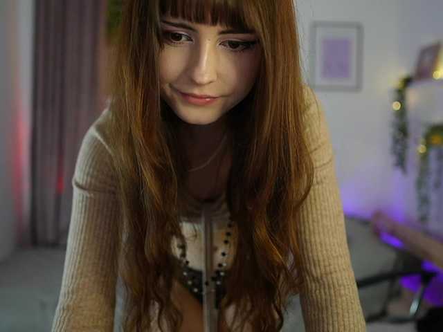 EllaYoung live cam on BongaCams