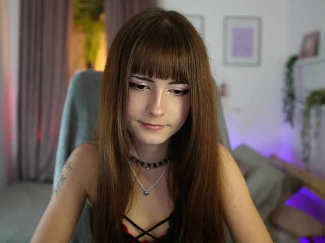 EllaYoung live cam on BongaCams