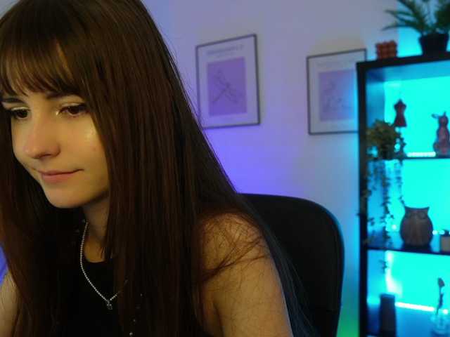 EllaYoung live cam on BongaCams