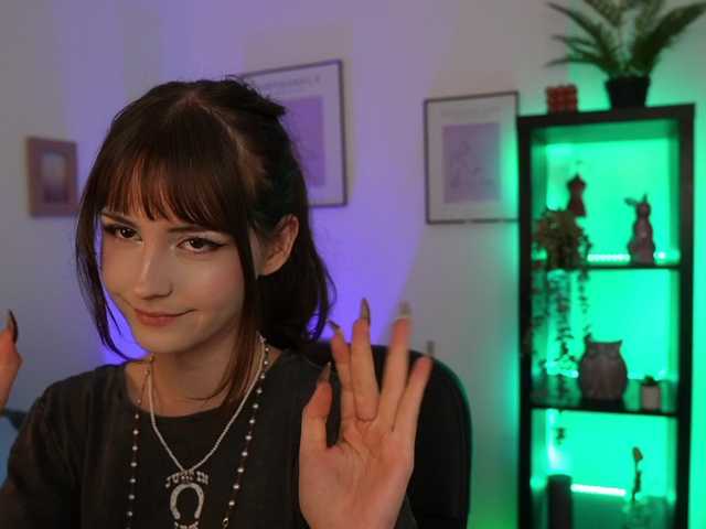 EllaYoung live cam on BongaCams