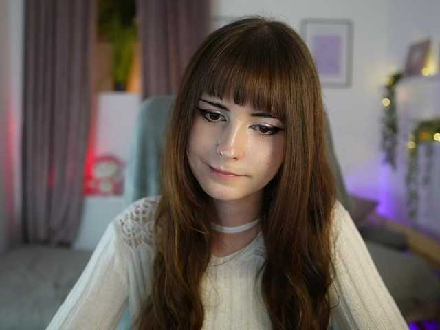 EllaYoung live cam on BongaCams