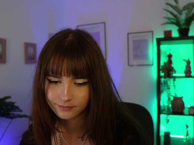 EllaYoung live cam on BongaCams