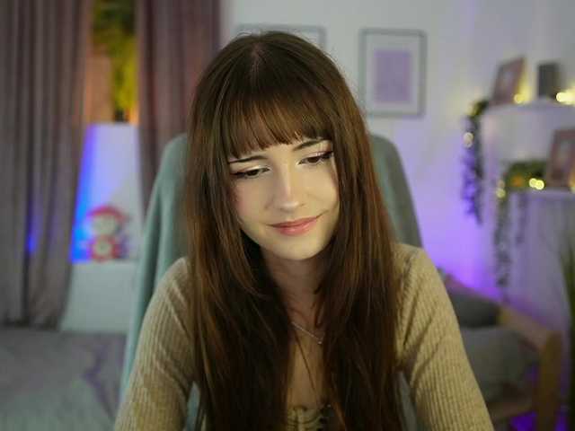 EllaYoung live cam on BongaCams