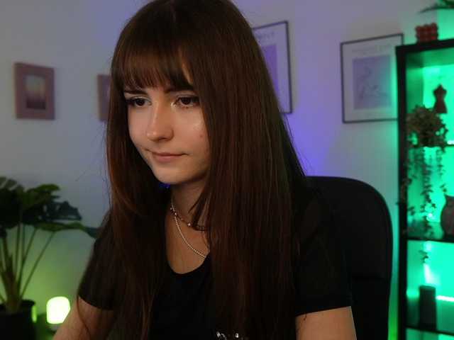 EllaYoung live cam on BongaCams