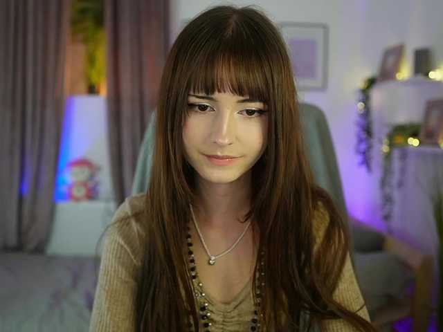 EllaYoung live cam on BongaCams