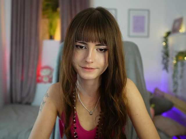 EllaYoung live cam on BongaCams