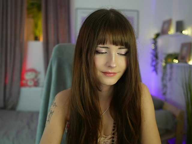 EllaYoung live cam on BongaCams