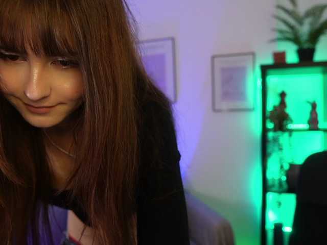 EllaYoung live cam on BongaCams