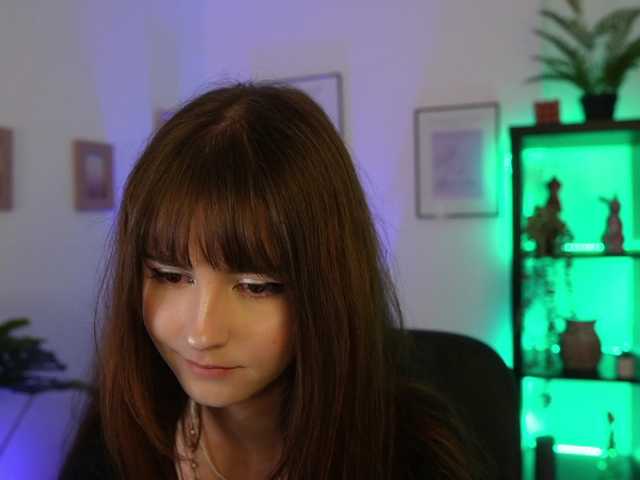 EllaYoung live cam on BongaCams