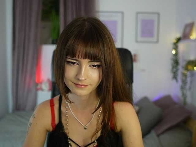 EllaYoung live cam on BongaCams