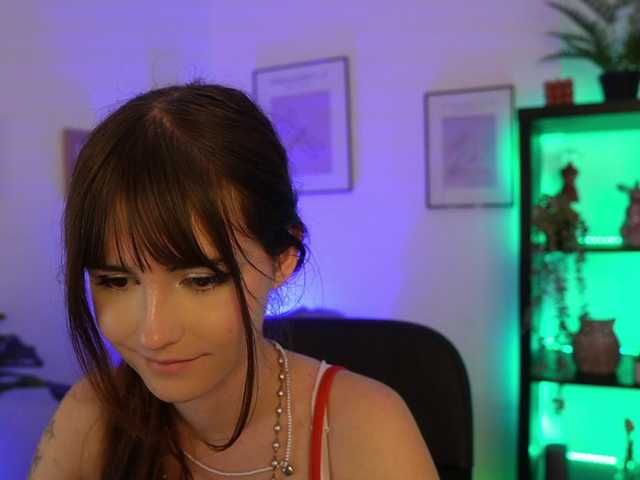 EllaYoung live cam on BongaCams
