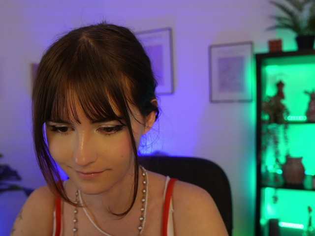 EllaYoung live cam on BongaCams