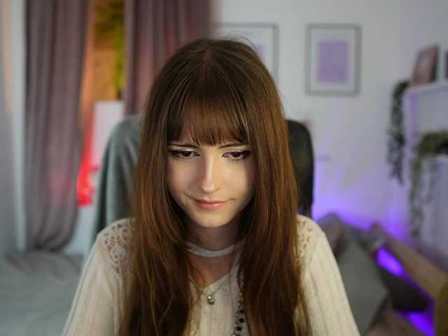 EllaYoung live cam on BongaCams
