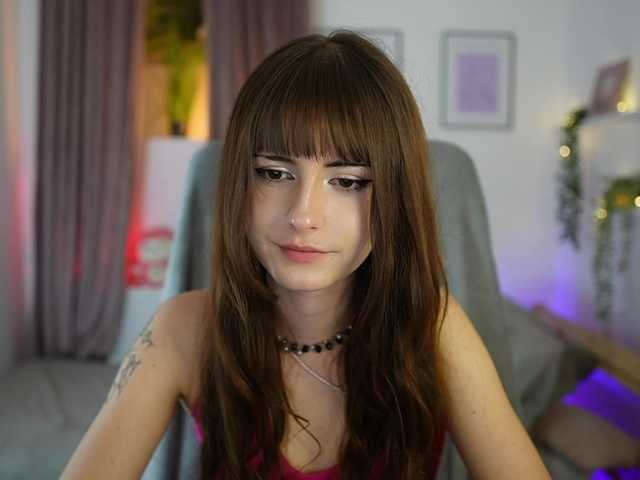 EllaYoung live cam on BongaCams