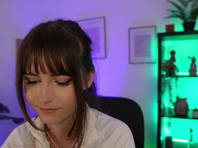 EllaYoung