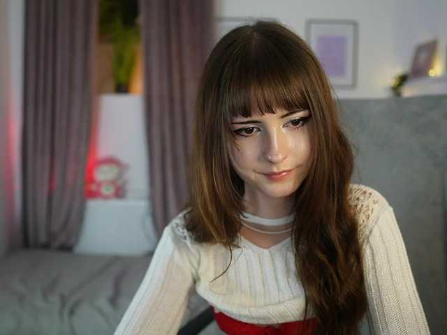 EllaYoung live cam on BongaCams